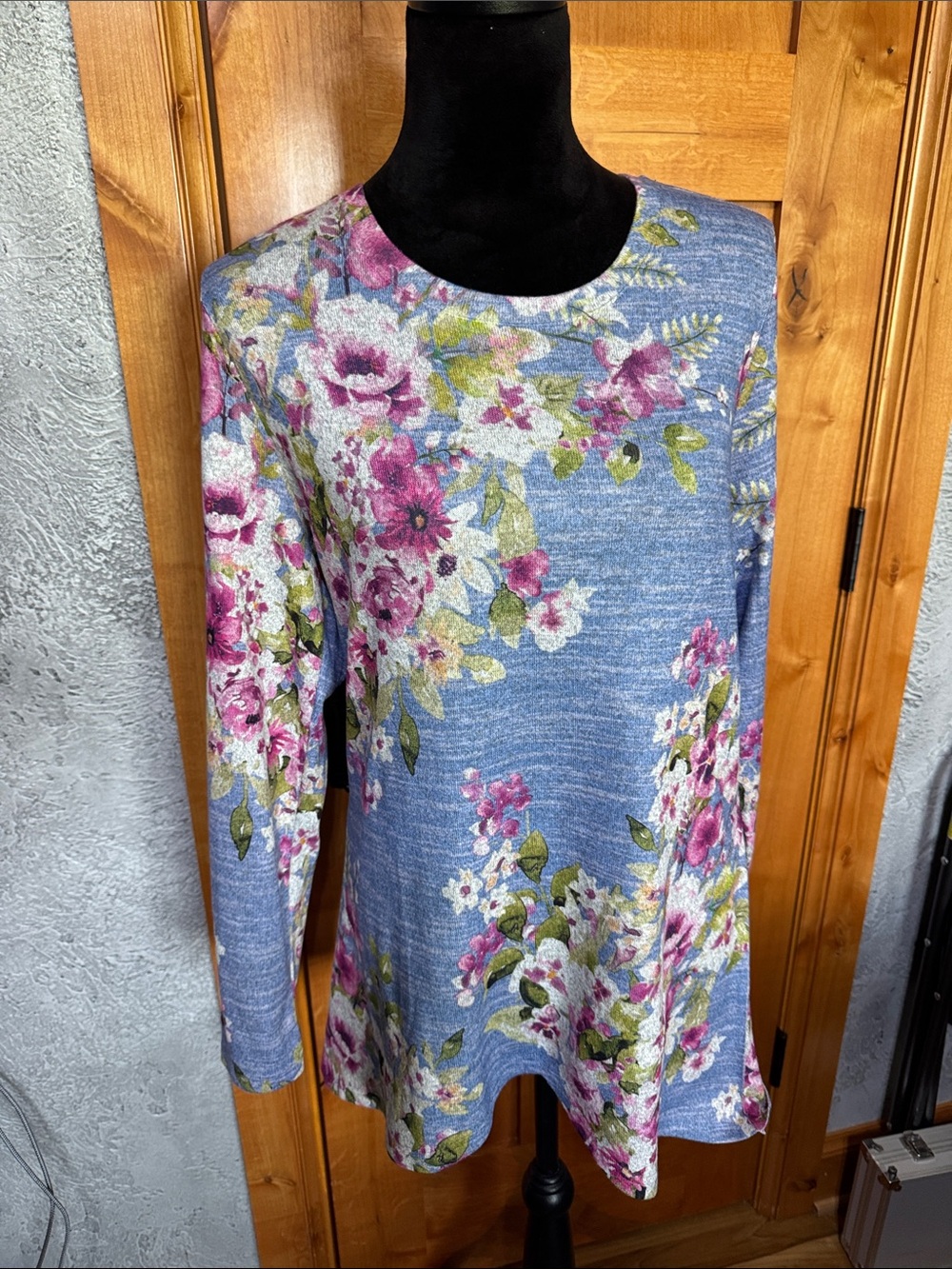 Casual Express Floral Long Sleeve Top